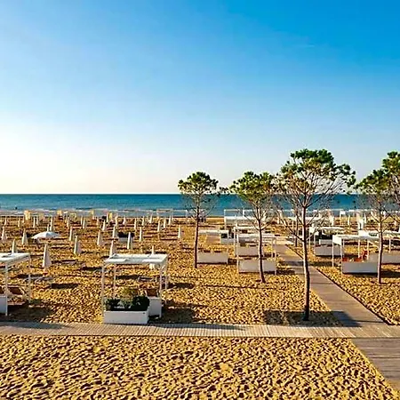 Warm Flat 100m From The With Ac - Beahost Otel